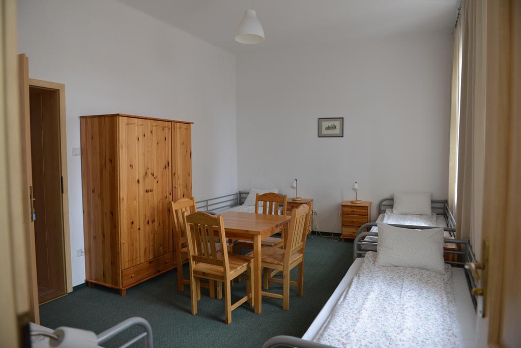 Pokoje Goscinne Domu Pielgrzyma W Supraslu 部屋 写真