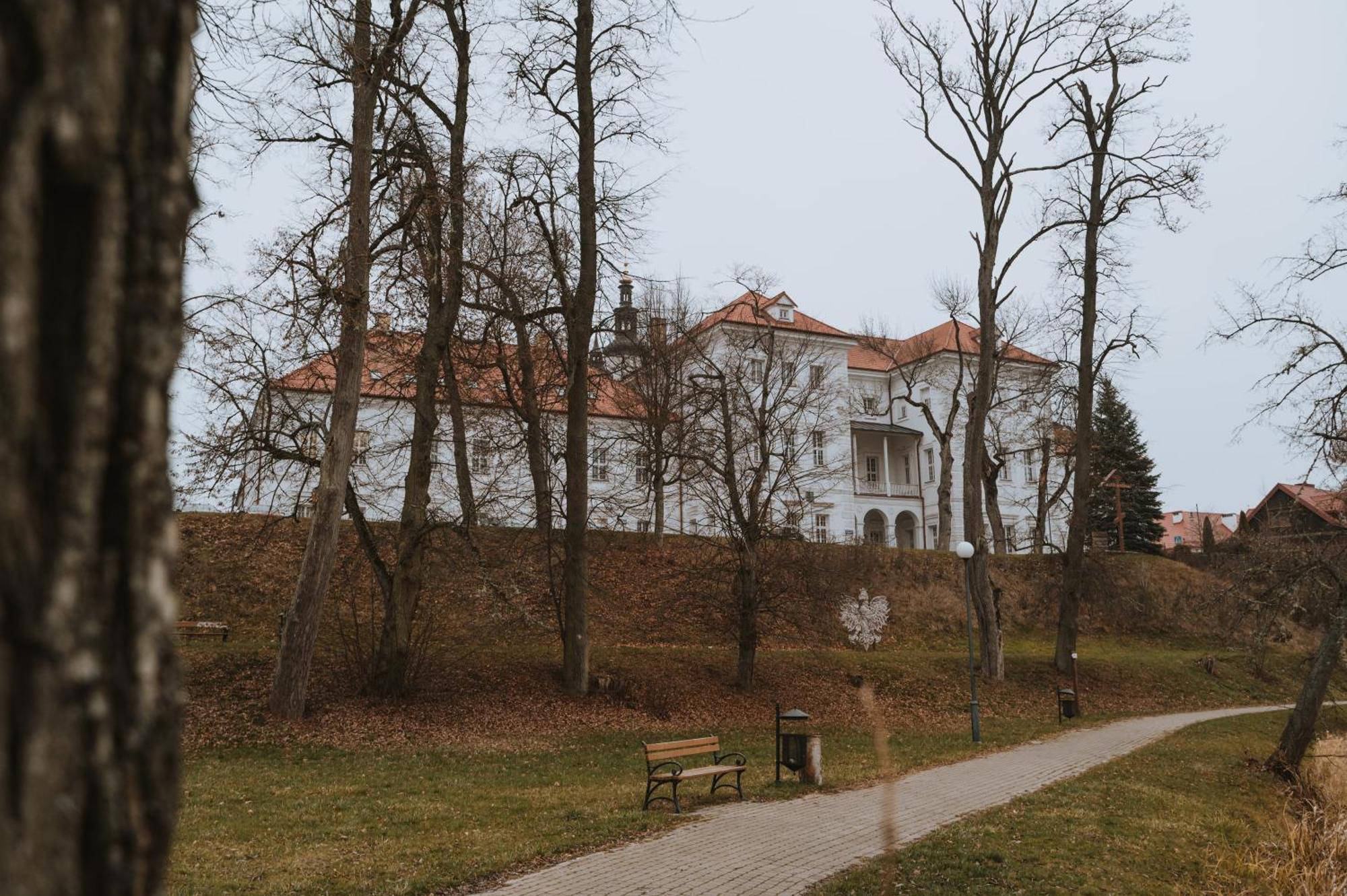 Pokoje Goscinne Domu Pielgrzyma W Supraslu エクステリア 写真