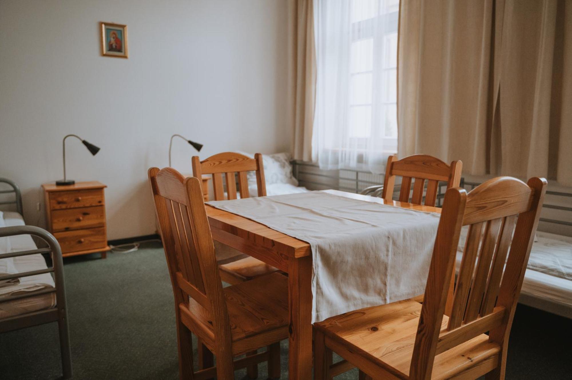 Pokoje Goscinne Domu Pielgrzyma W Supraslu エクステリア 写真